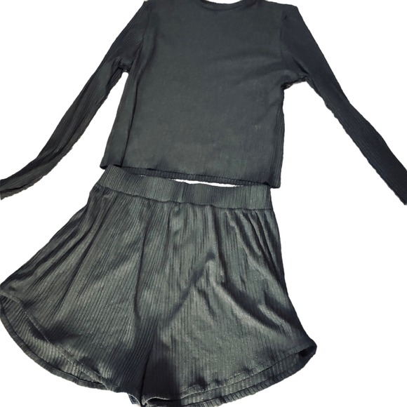 Hackwith Design House Pants - NWOT Hackwith Design House Green Ribbed Long Sleeve Top And Shorts Sz Small
